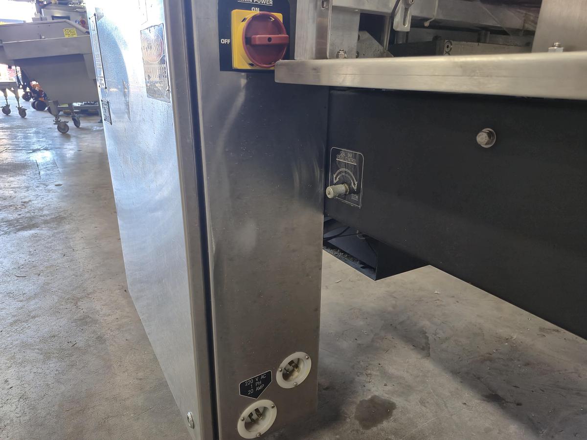Used API VERSATech LB 22/32 L-Bar Sealer
