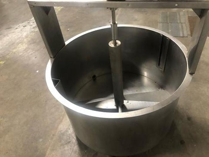 Used RYCO 200 Gallon Roe Agitator Tank