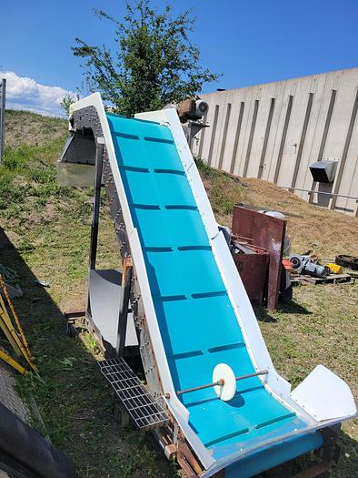 Used Cleated Z-Style Incline Conveyor
