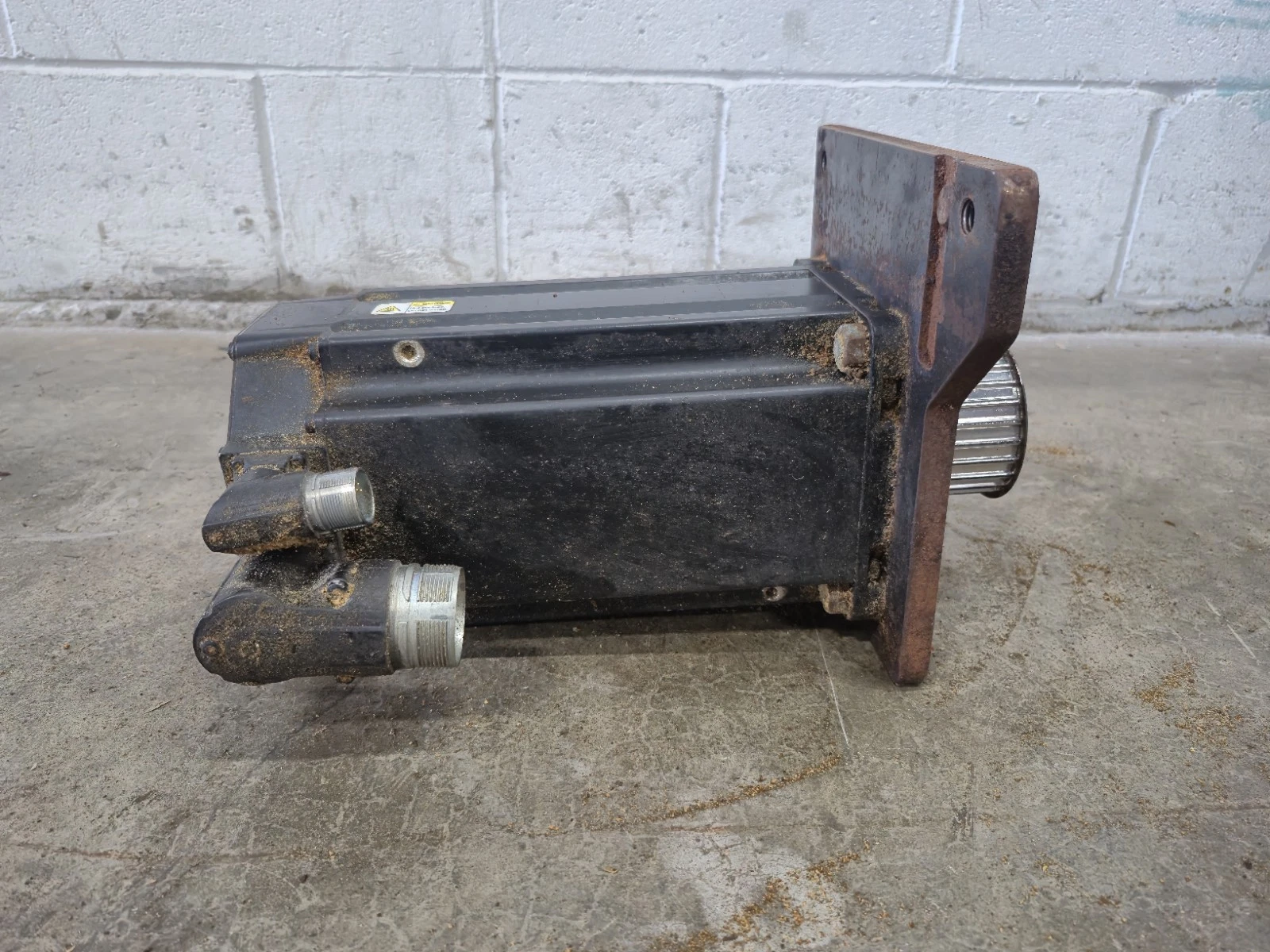 Used Allen-Bradley MPL-A560F-SJ72AA Low-Inertia Brushless Rotary Servo Motor