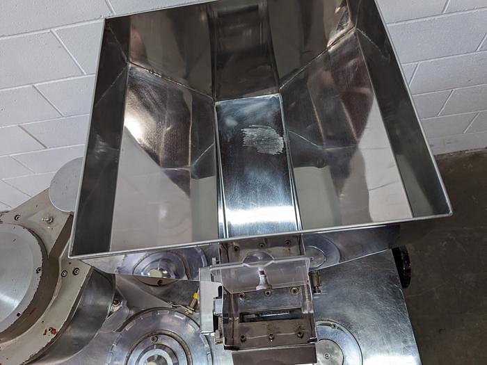 Used p+am SA9 Capsule Filling Machine