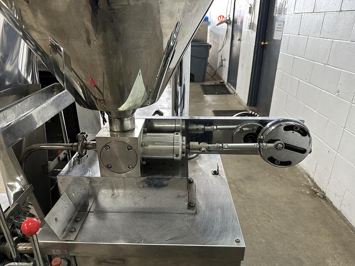 Used Housen HSU-150Y Liquid Fill & Seal Packer