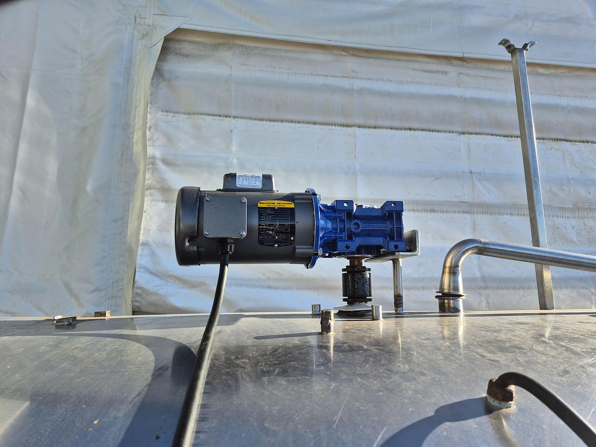 Used Paul Mueller Horizontal 2000 Gallon Tank