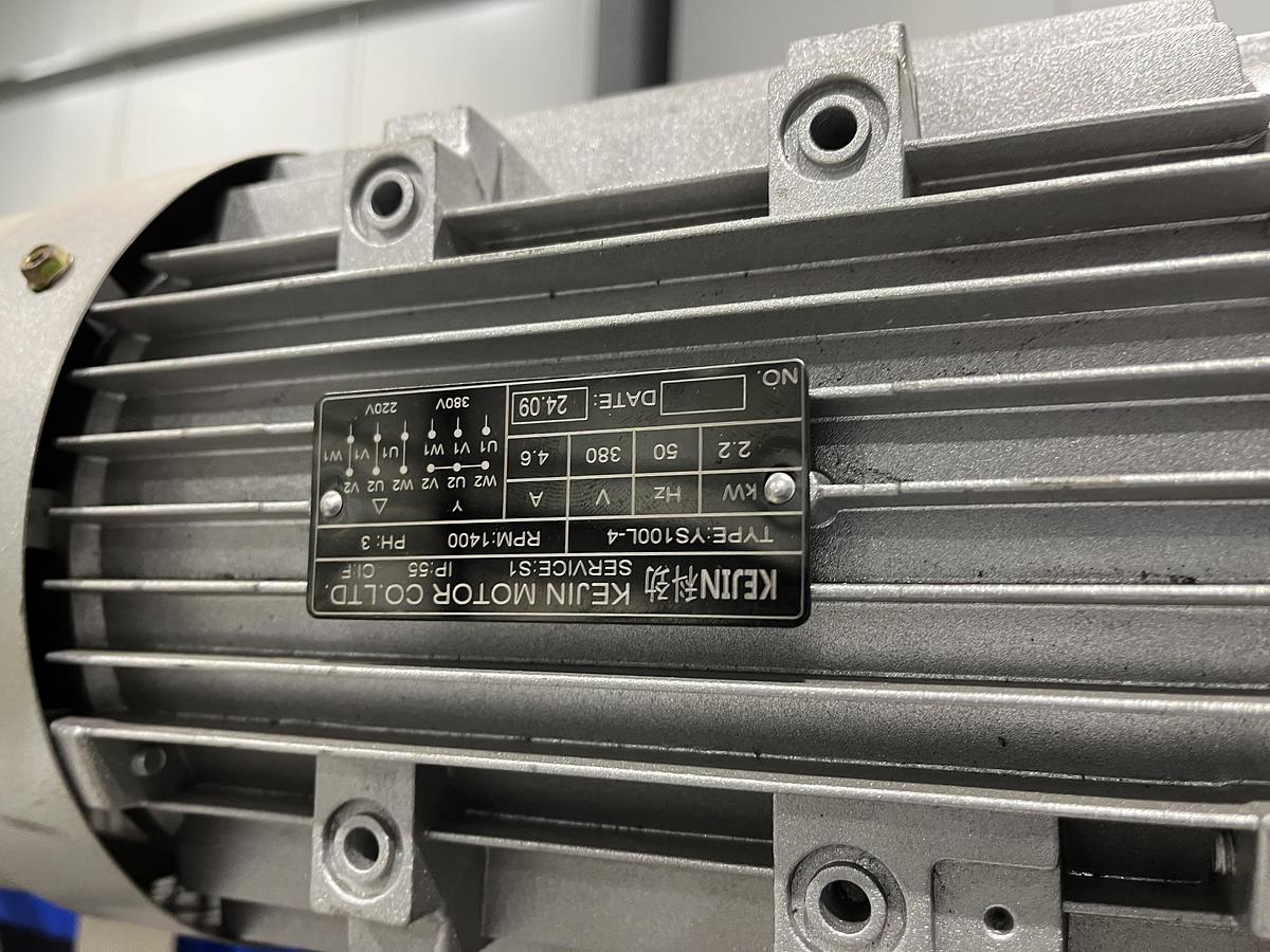 Used Foshan Samfull Packaging Machine with Z-Style Conveyors, Multihead Scales, Mezzanine and Bagger