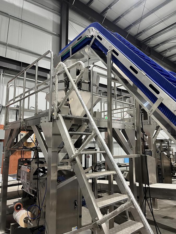 Used Foshan Samfull Packaging Machine with Z-Style Conveyors, Multihead Scales, Mezzanine and Bagger