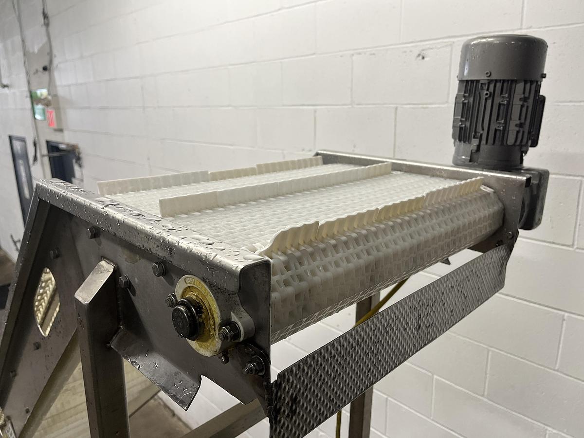 Used 7.5 Feet Incline Conveyor