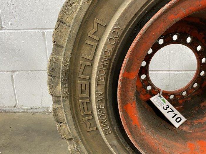 Used Solideal Magnum 27x10-12 Forklift Tire