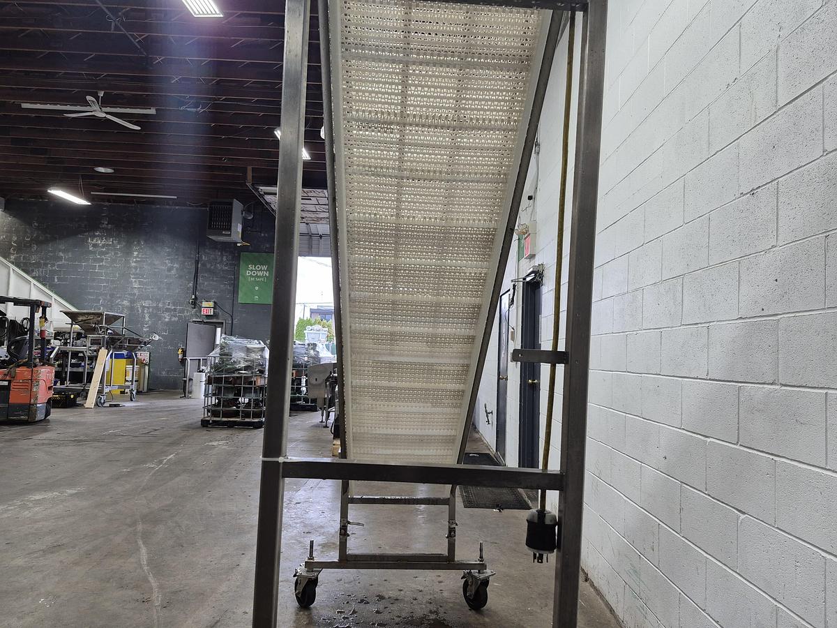 Used 7.5 Feet Incline Conveyor