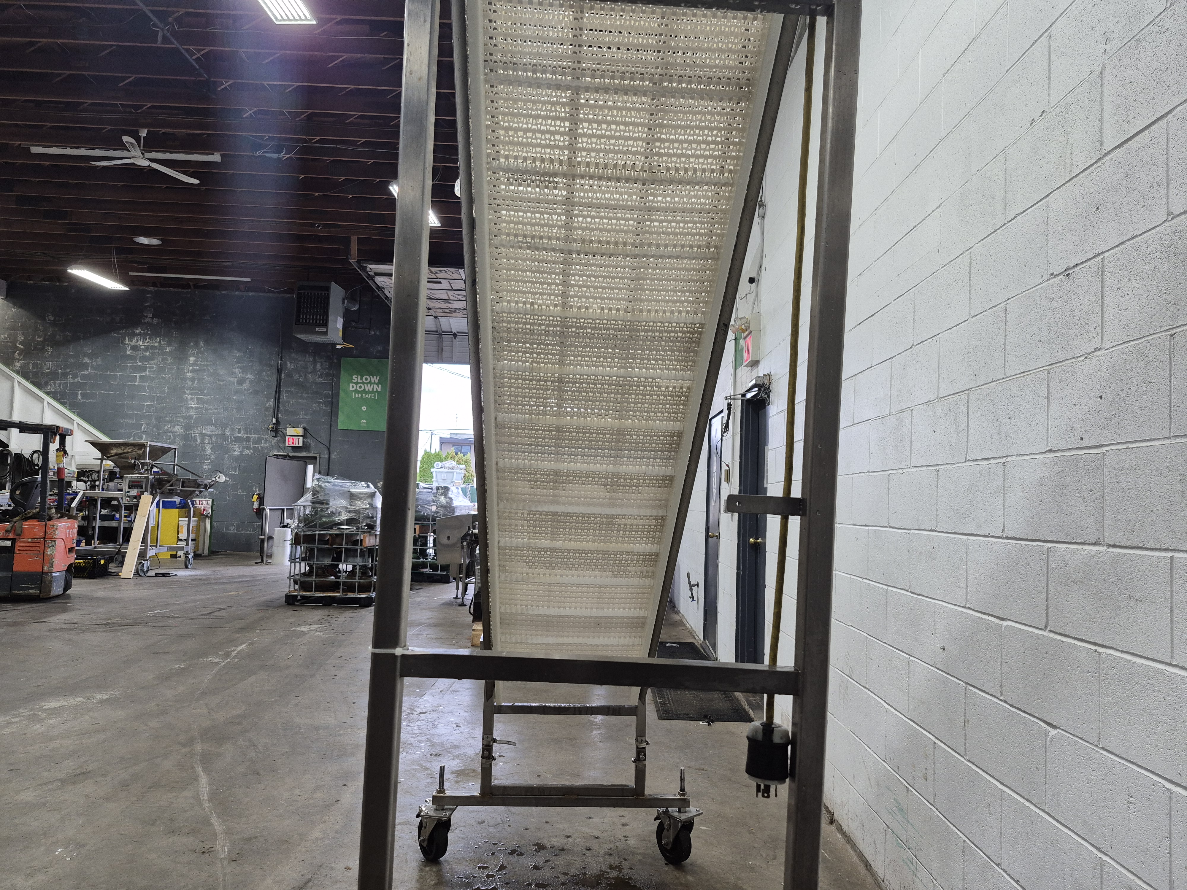 Used 7.5 Feet Incline Conveyor 