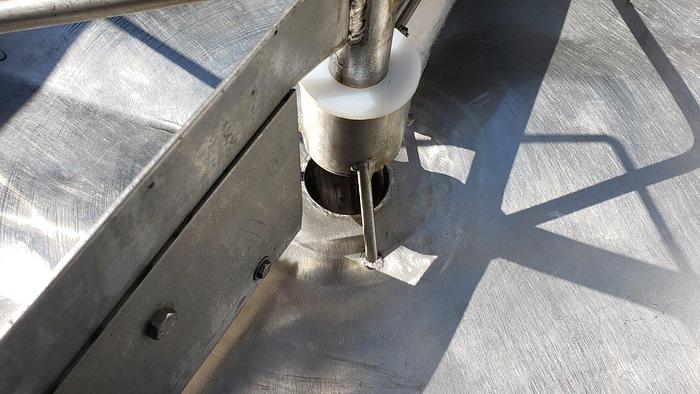 Used 1500L Insulated SS Tank with Agitator