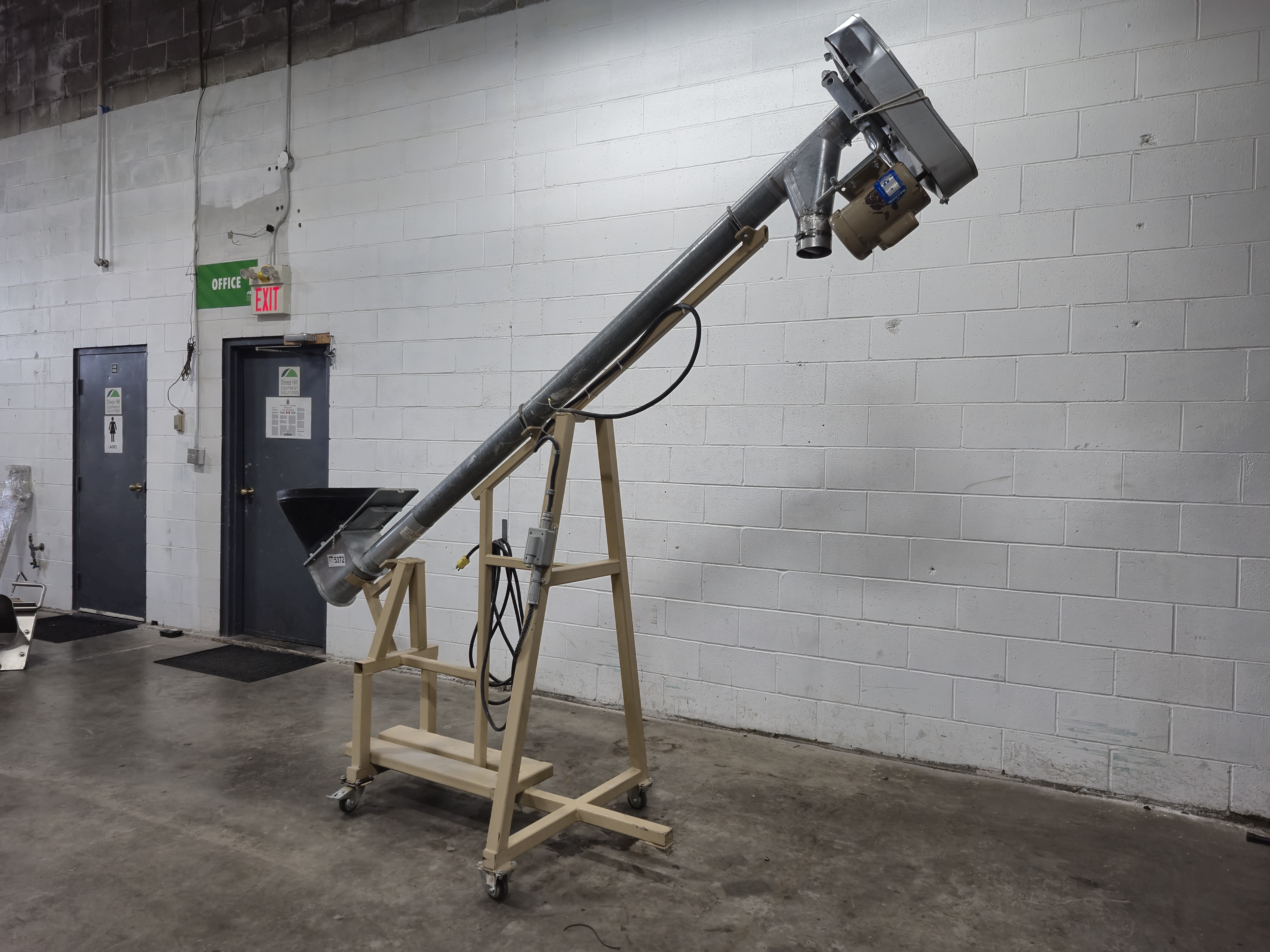 Used RAD Equipements 4" Portable Inclined Screw Conveyor with Hopper