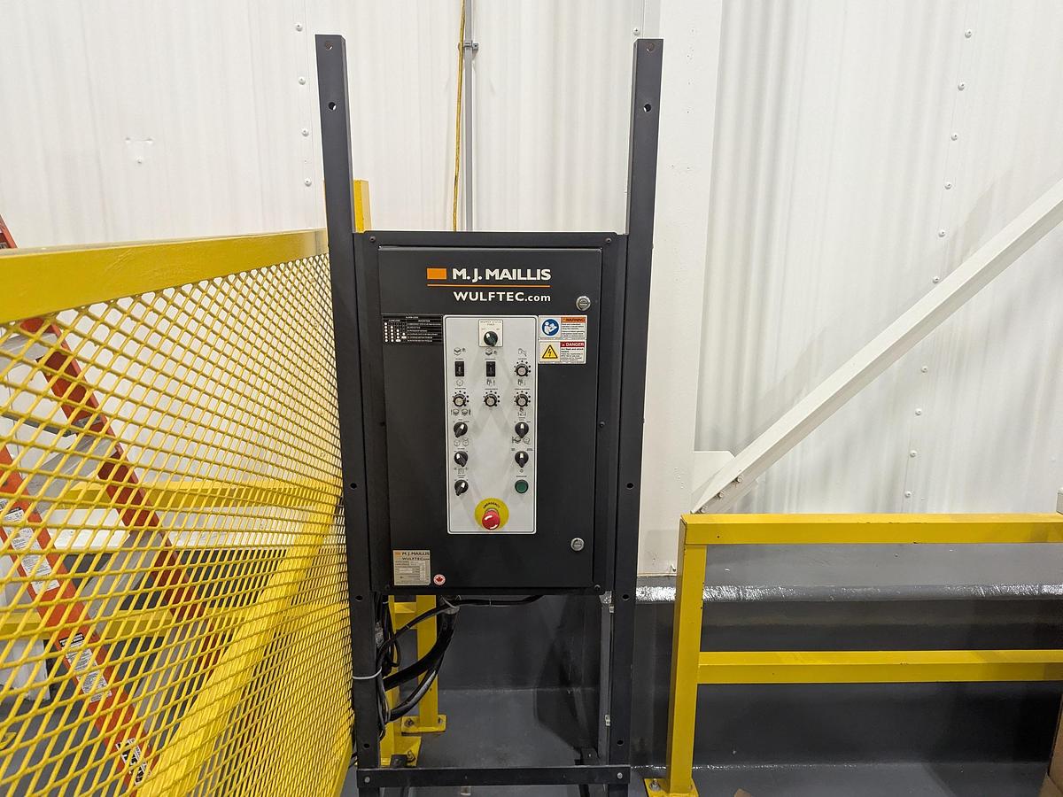 Used Wulftec Semi-Automatic Rotary Arm Stretch Wrapper