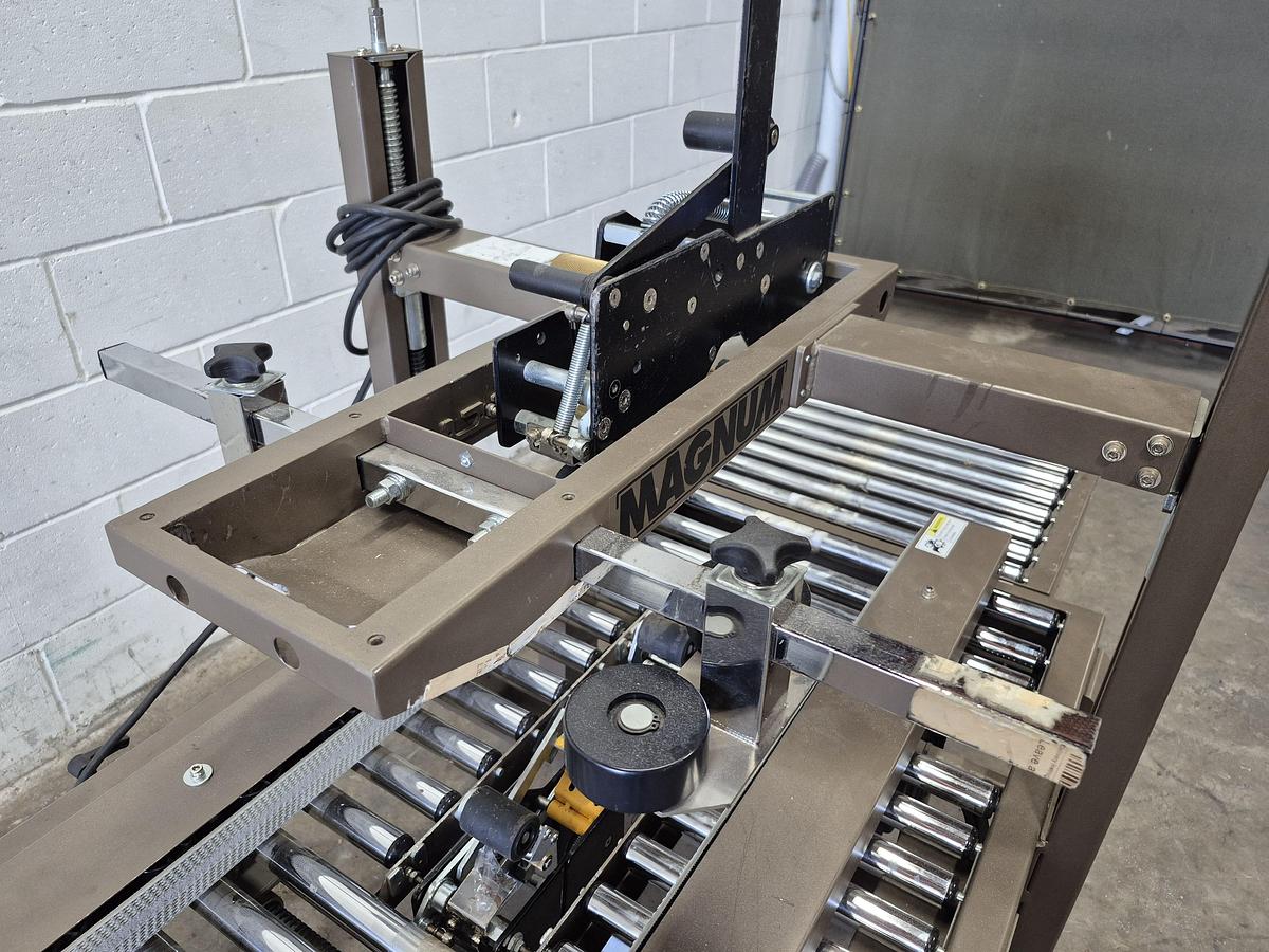 Used Highlight Magnum 2300 Case Sealer