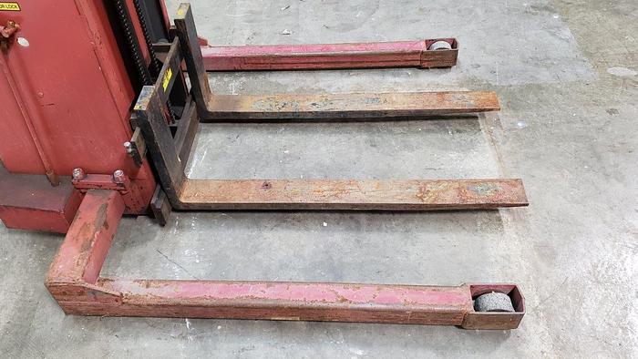 Used Mobile B60CSA Adjustable Hydraulic Stacker