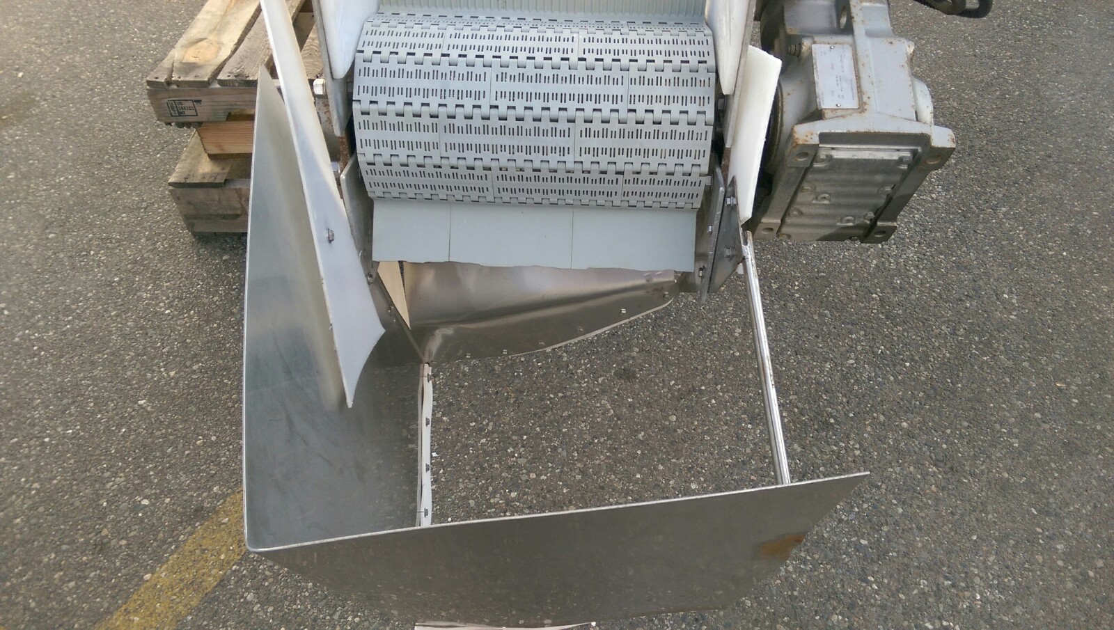 Used 21'L Incline Unloading Conveyor