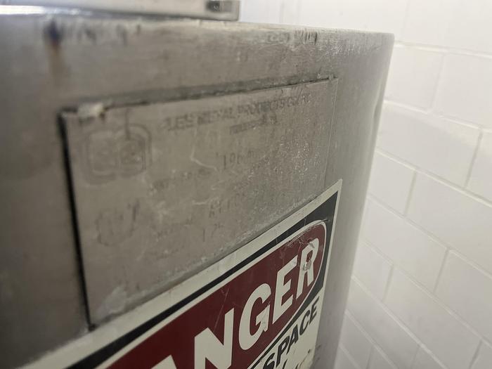 Used 1,000 Gallon SS Tank