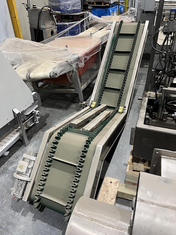 Used Cleated Flat Belt Incline Conveyor