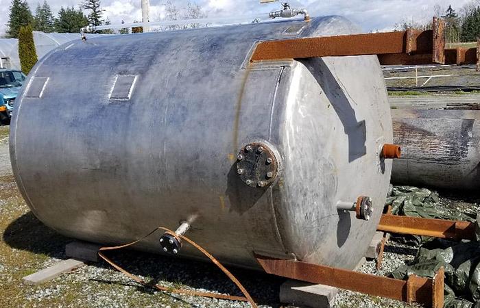 Used 1000 Gallon SS Tank