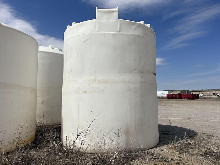 Used 9000 Gallon Poly Tank