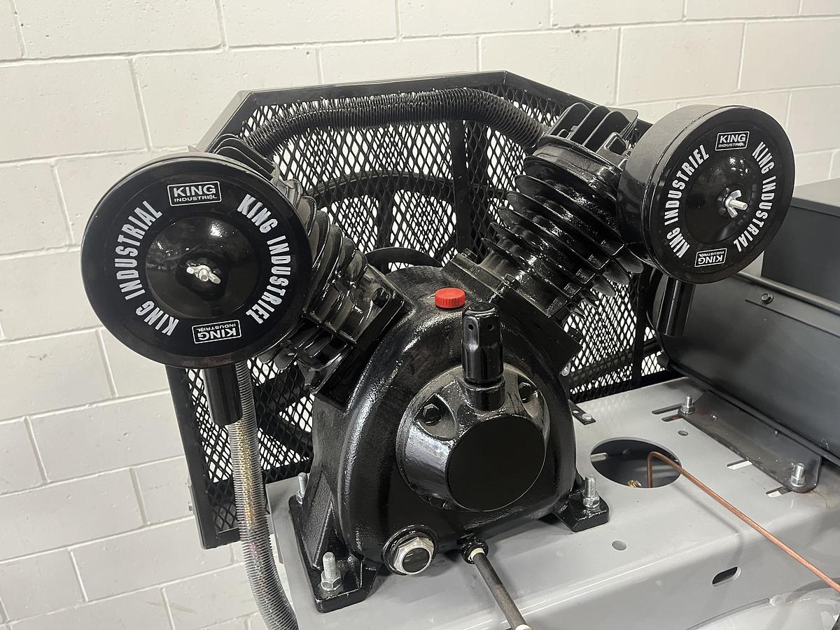 Used King 7.5hp Vertical Air Compressor