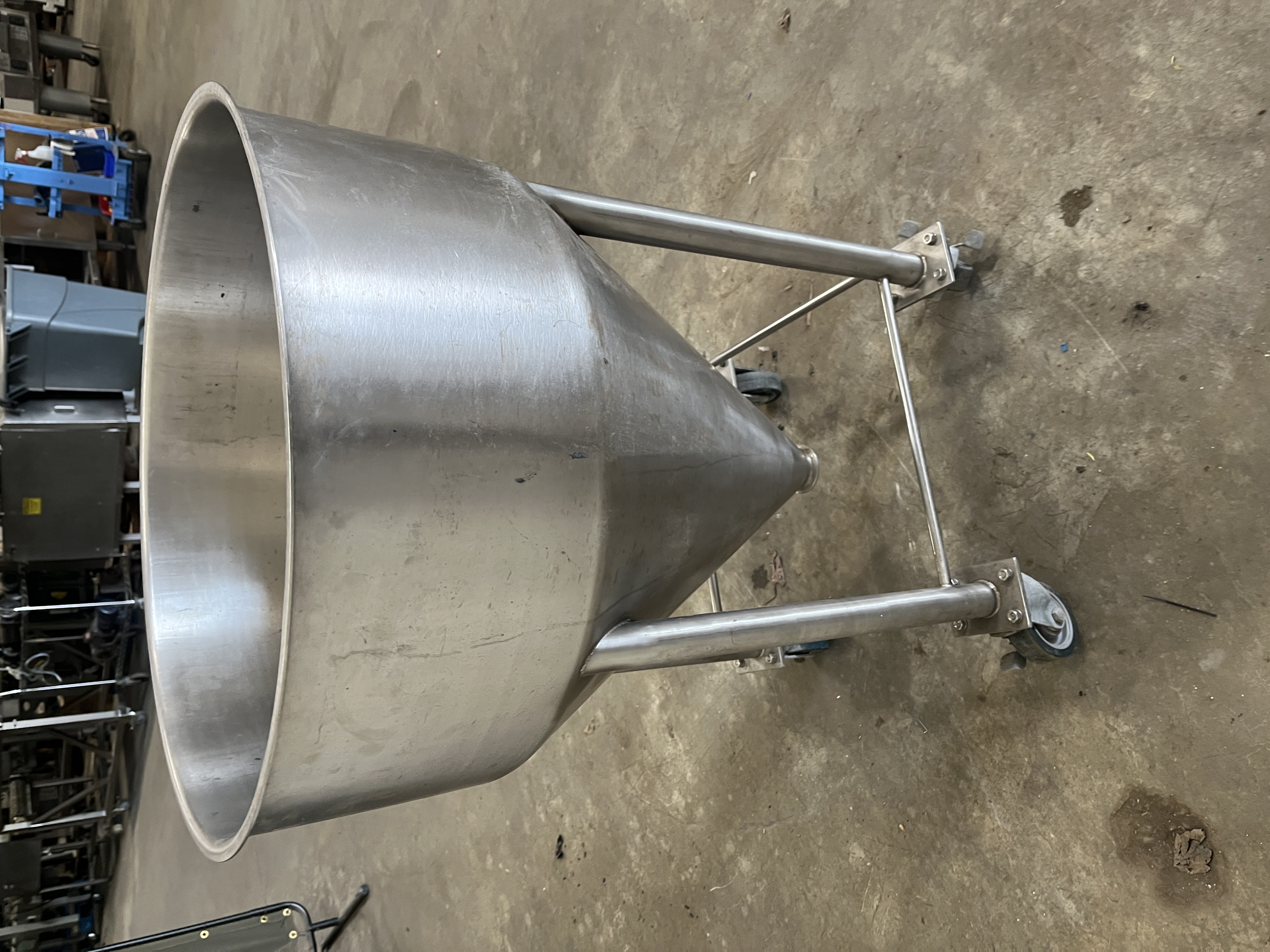 Used Rolling SS Hopper