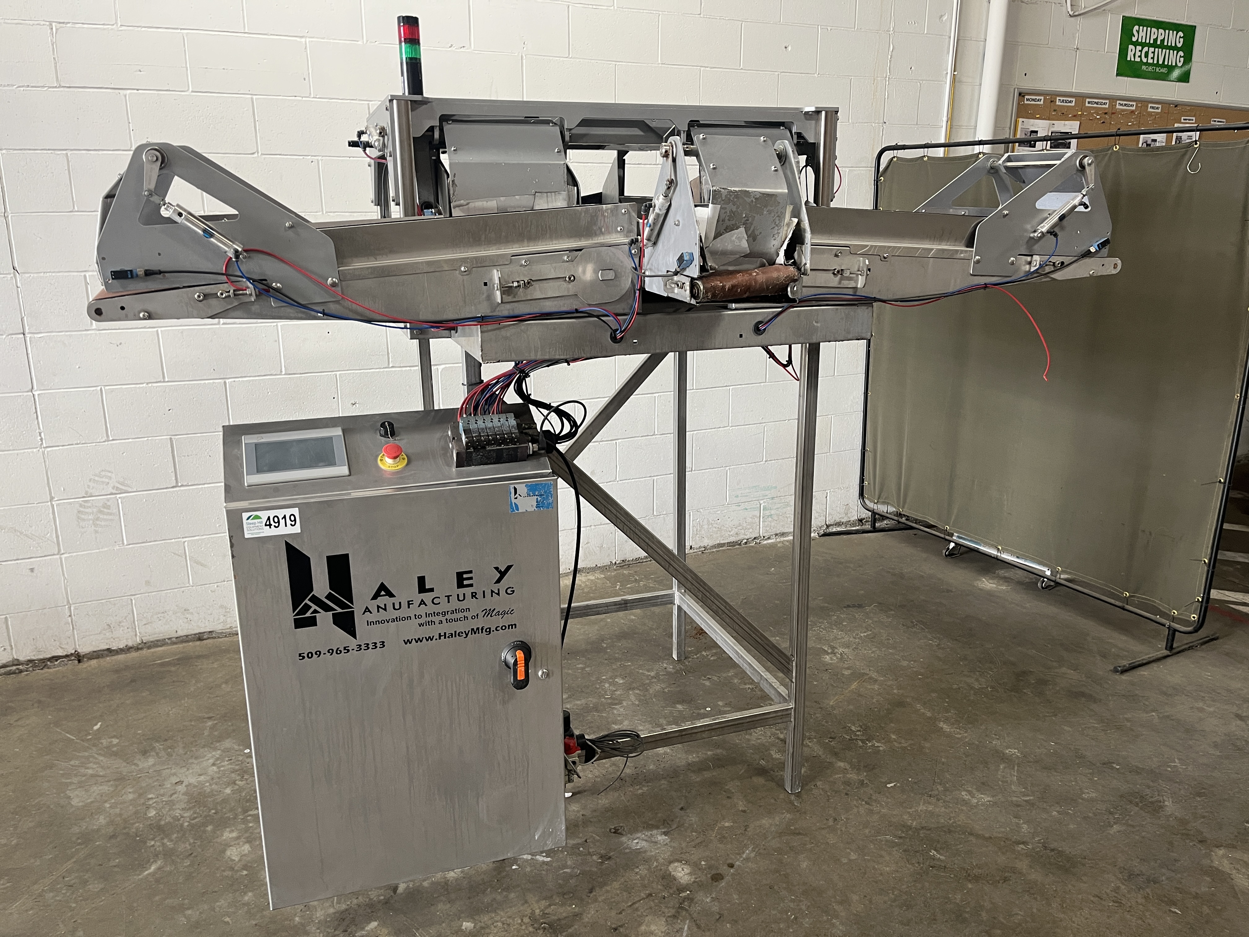 Used Hayley Manufacturing Diverting Conveyor System