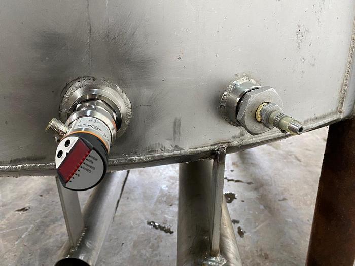 Used 600 Gallon Tank