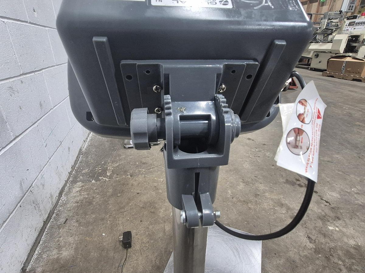 Used Global Industrial Bench & Floor Scale