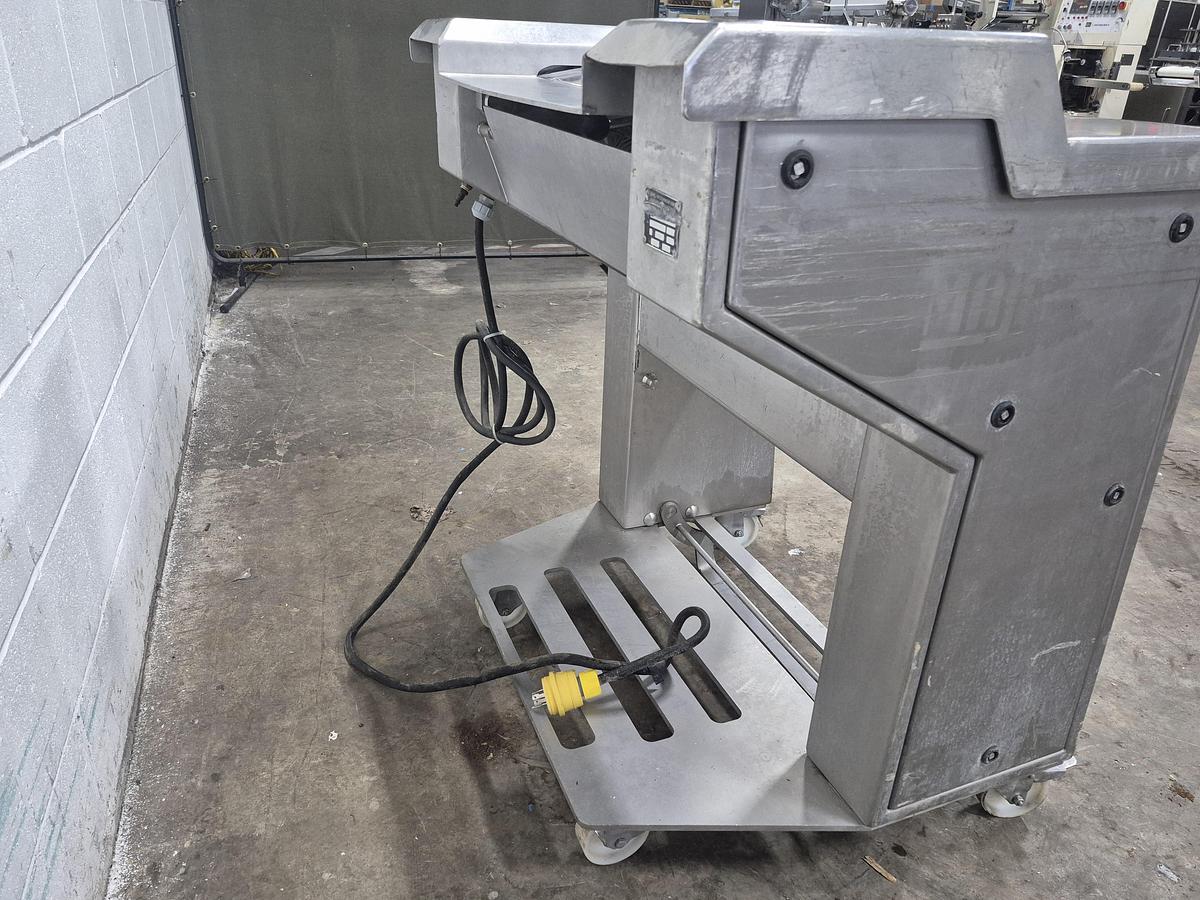 Used MAJA EVM 4006 Membrane Skinning Machine