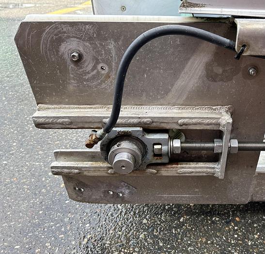 Used 21'L Incline Unloading Conveyor