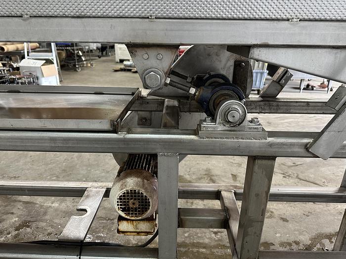 Used 9' Shaker Conveyor