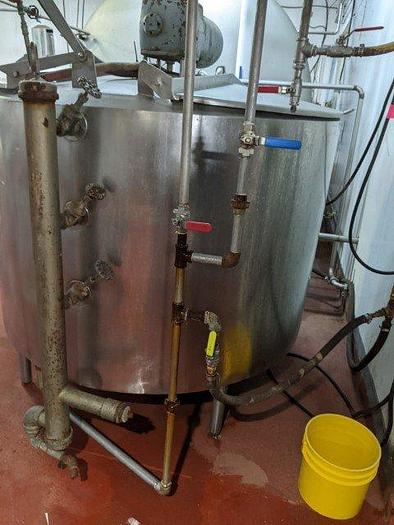 Used 500 Gallon Mixing Tank