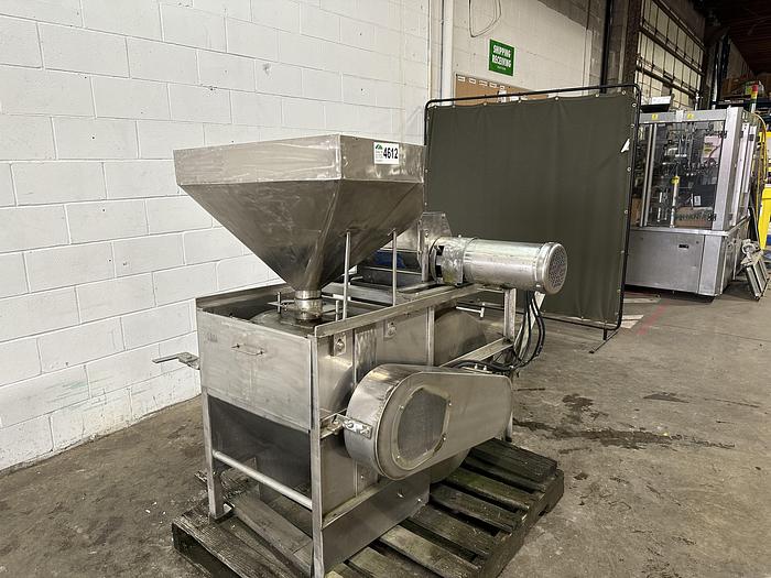 Used ABM McLauchlan 900 SS Berry Slicer