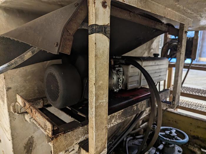 Used Pumpkin Squash Inspection & Cleaning Line