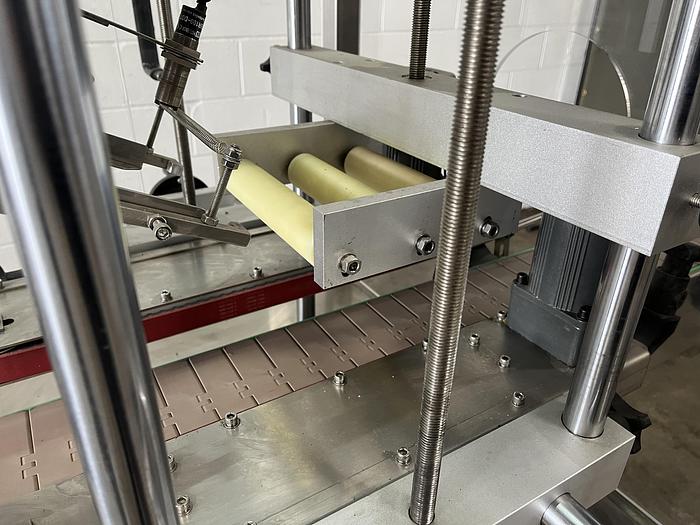 Used Automatic Press Capping Machine