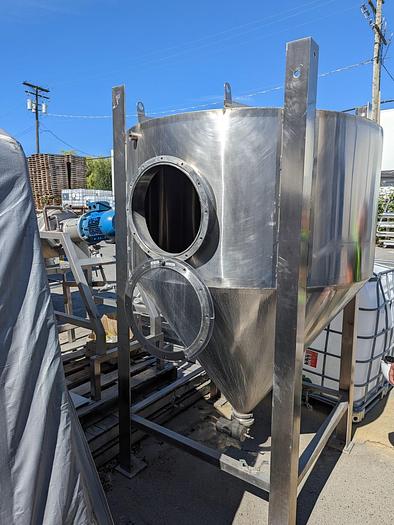 Used 1600L Cone-Bottom Tank