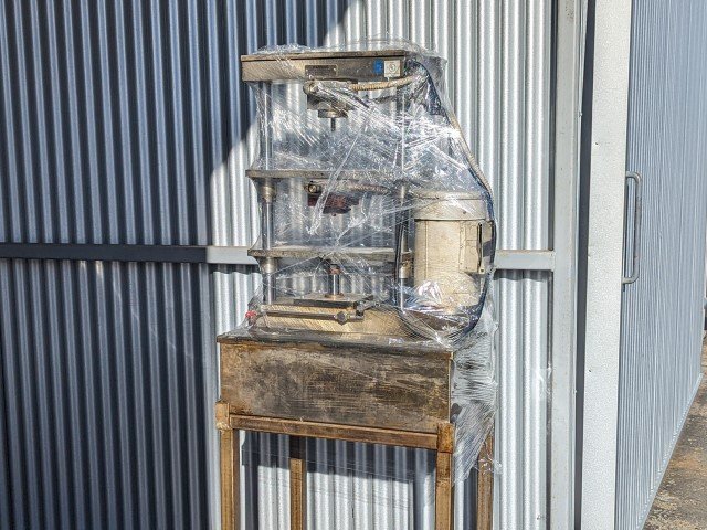 Used Comtec 2200 Pie Crust Press