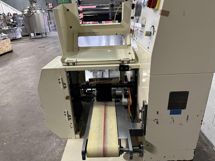 Used Shingda SD-920HE Horizontal Flow Wrapper