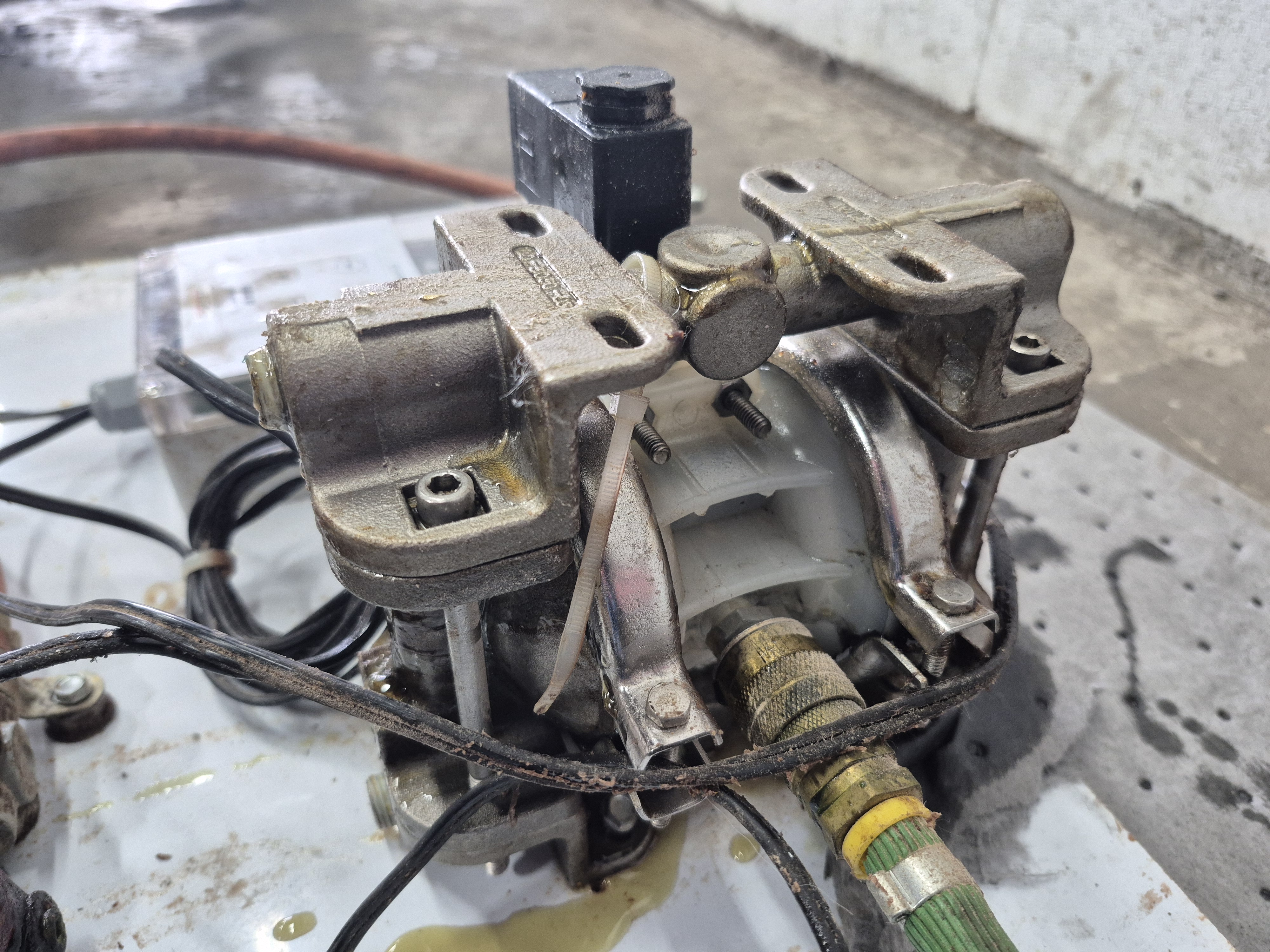 Used Wilden Air Operated Diaphragm Pump with Controller