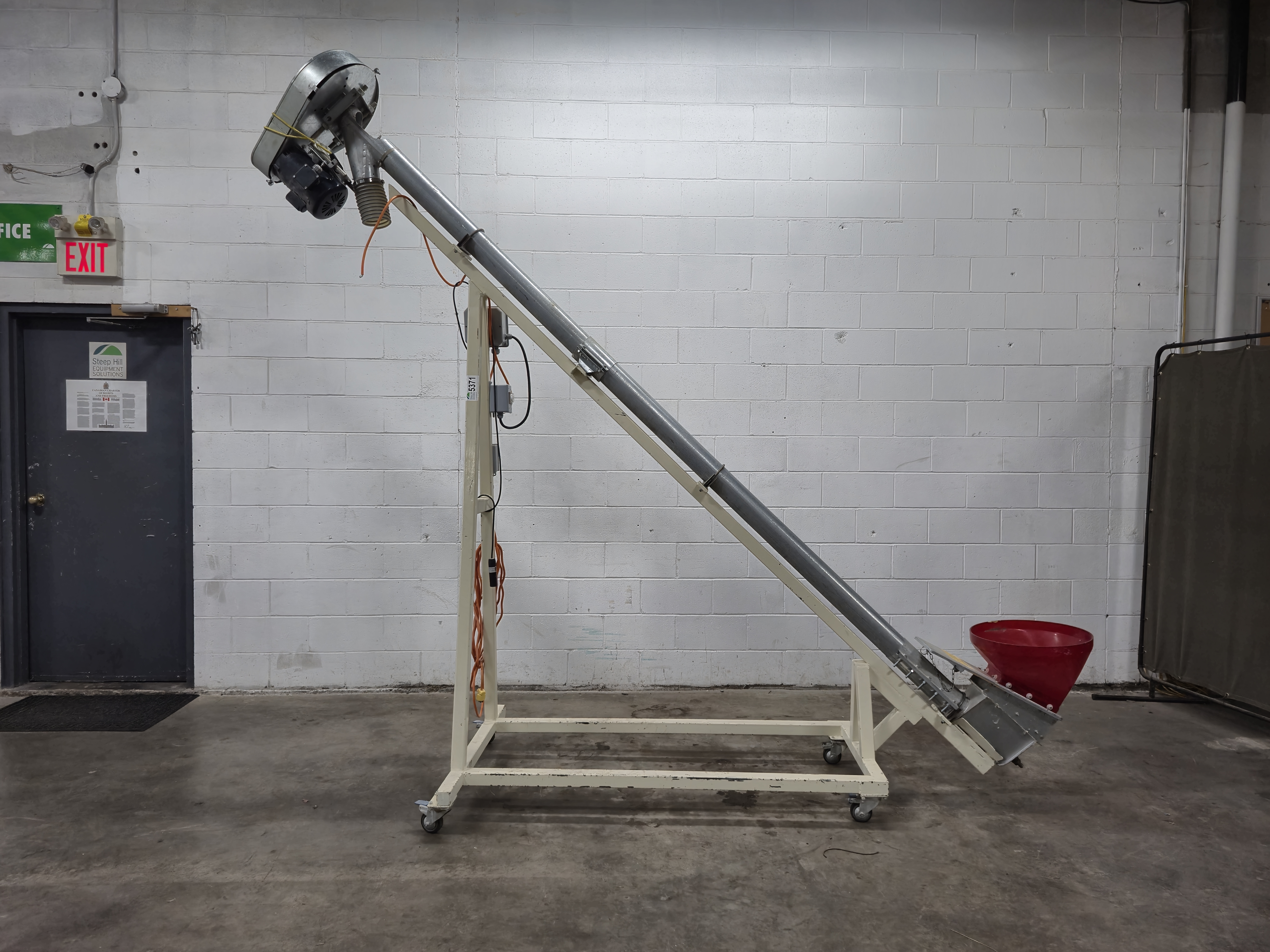 Used Portable Stainless Steel Inclined Screw Conveyor with Hopper
