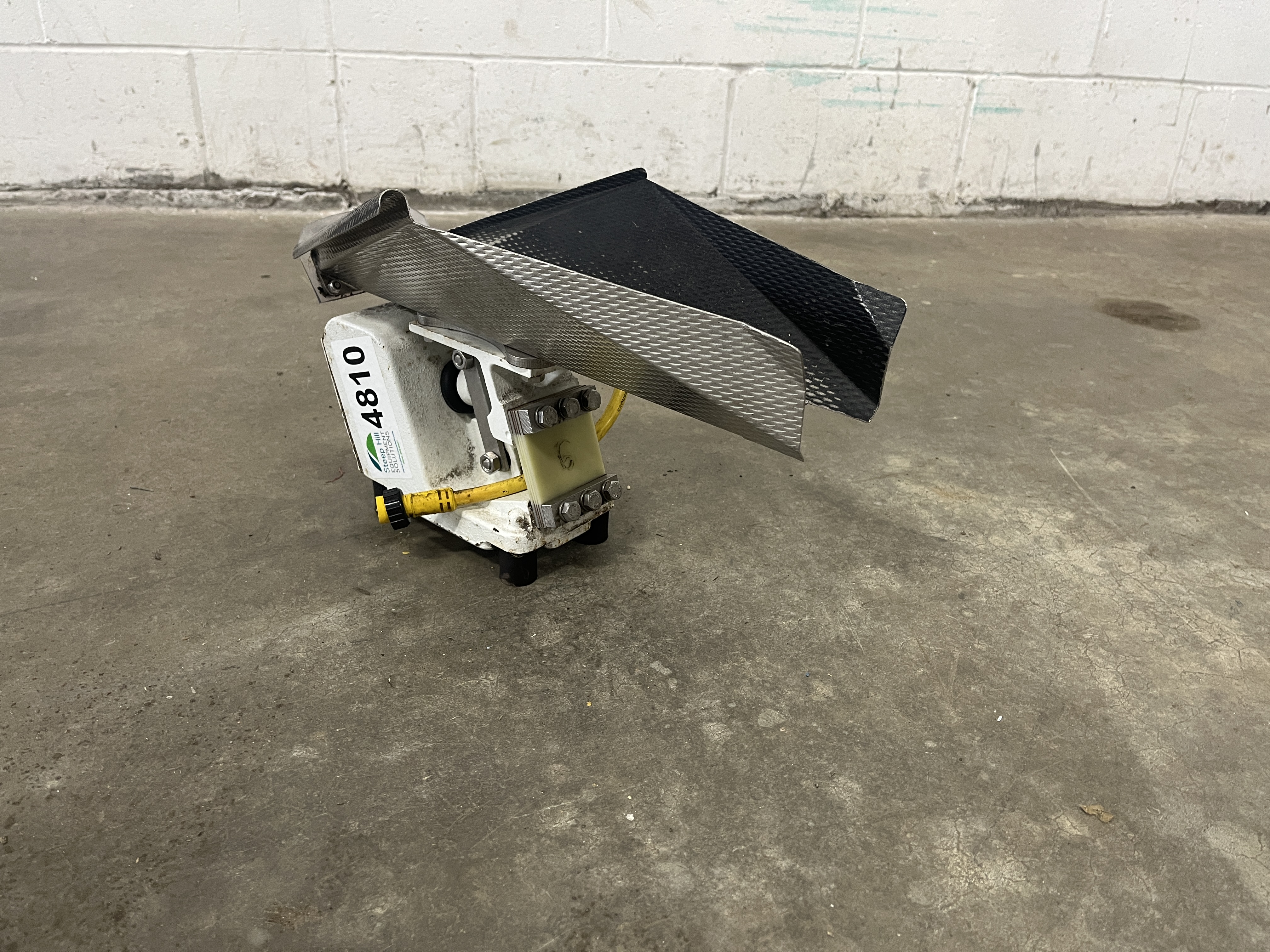 Used Eriez KHS-5 Electromagnetic Vibratory Feeder Drive