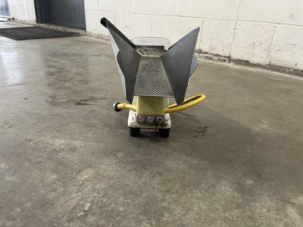 Used Eriez KHS-5 Vibratory Feeder