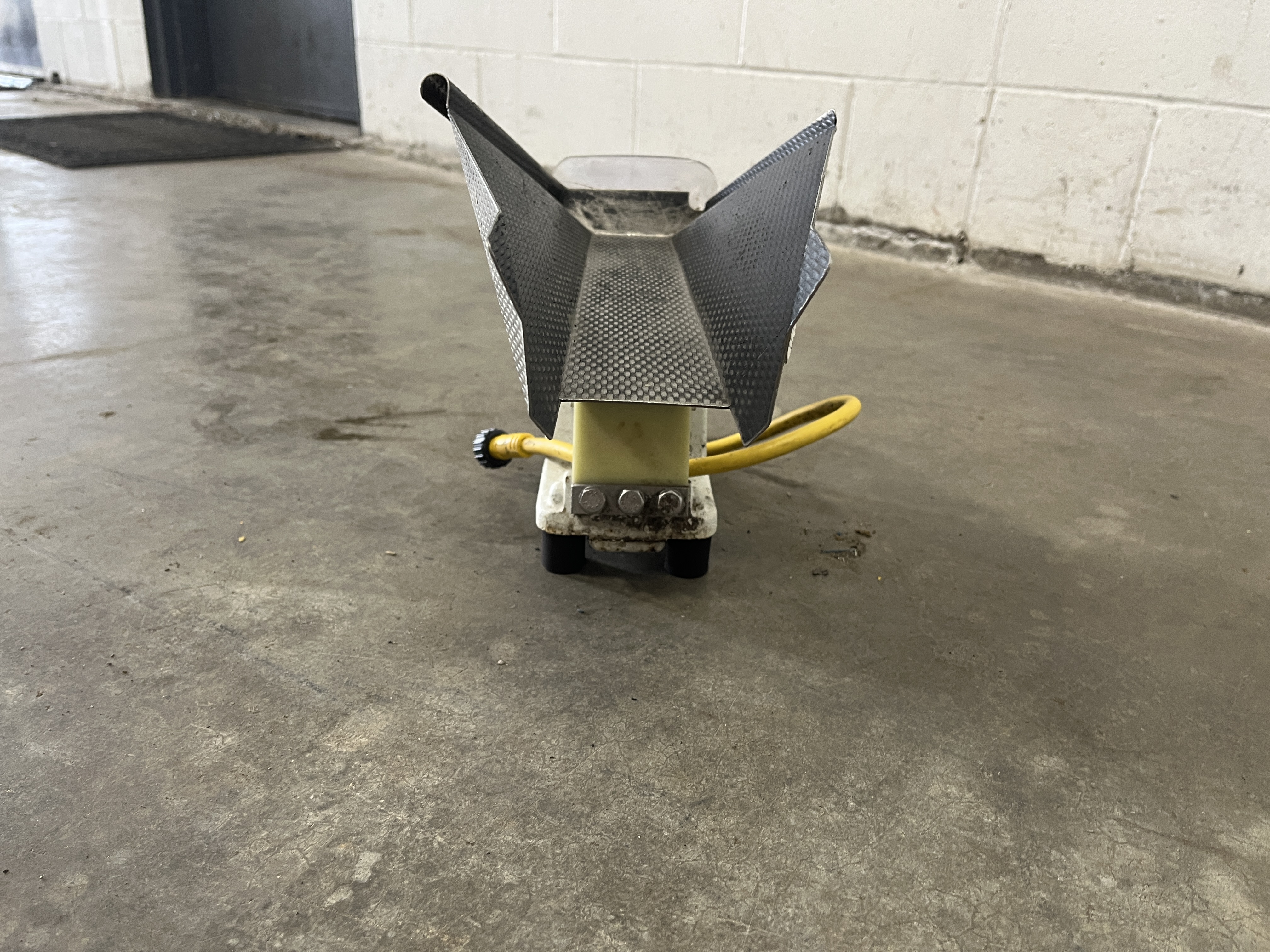 Used Eriez KHS-5 Vibratory Feeder