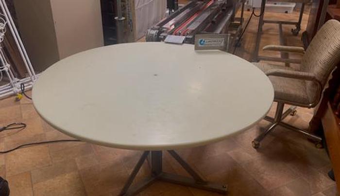 Used Lakewood Clamshell Filler with Infeed Conveyor & Accumulation Table