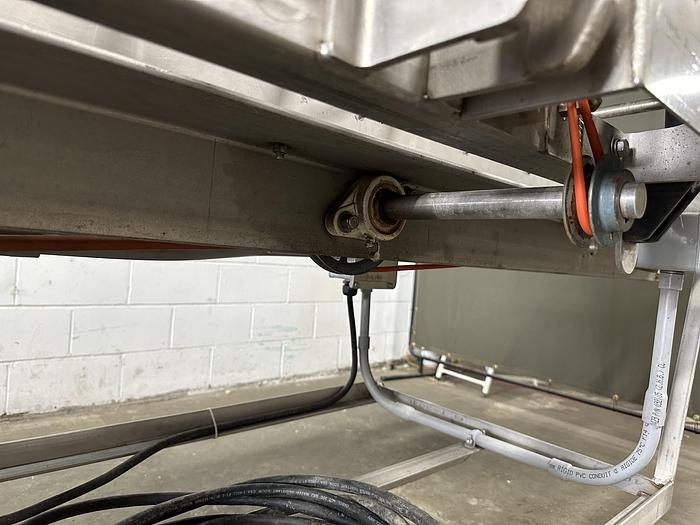 Used Berry Volumetric Clamshell Filler