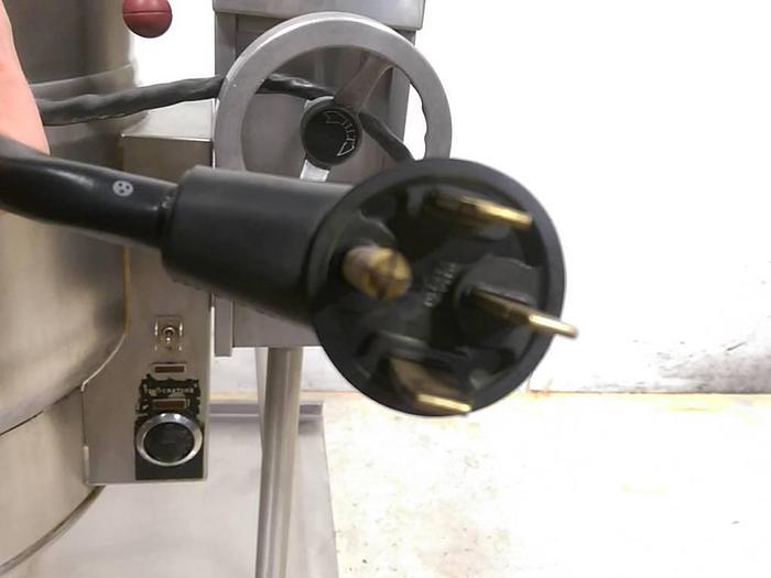 Used Escan 30 gallon Tilting Electric Steam Kettle for Sale at Steep