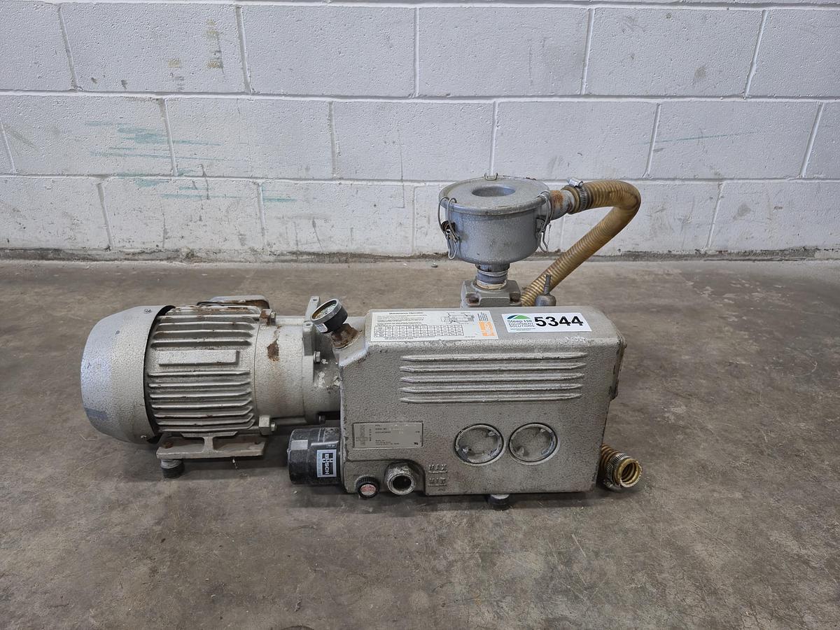 Used Busch R5 Series RA 0040 Rotary Vane Vacuum Pump