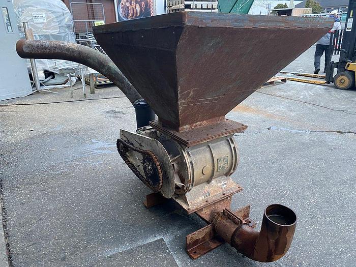 Used MAC MD139 Multi-Duty Airlock Valve with Feed Hopper