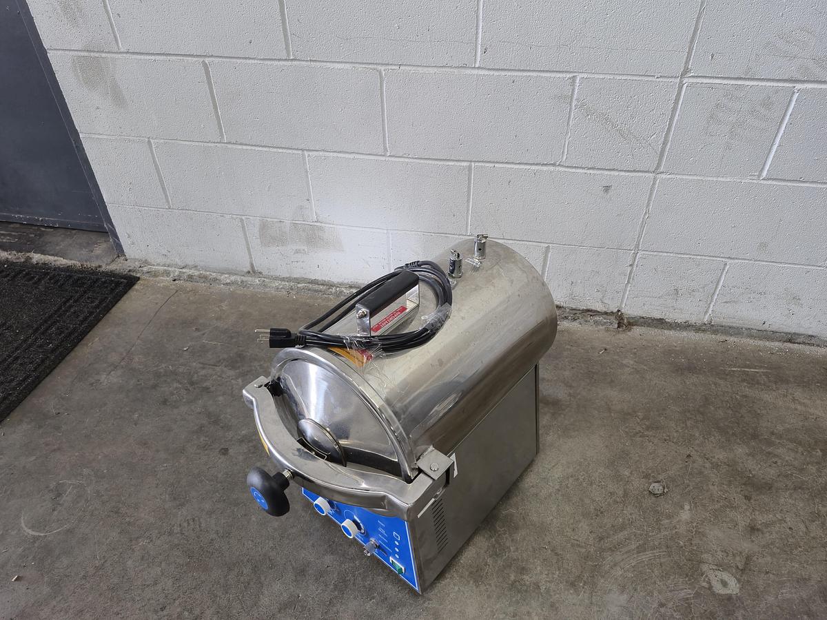Used TM-T24J 24L Tabletop Steam Sterilizer Autoclave