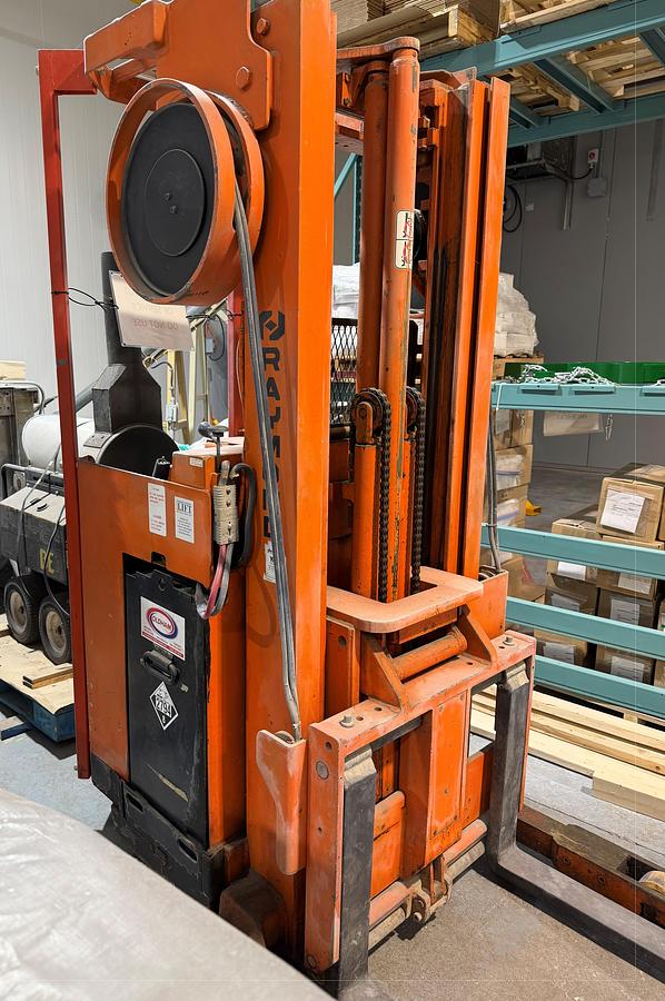 Used Raymond 20R30TT Electric Reach Forklift